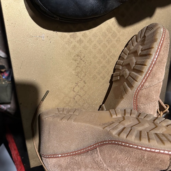 Sorel wedge - Picture 2 of 4